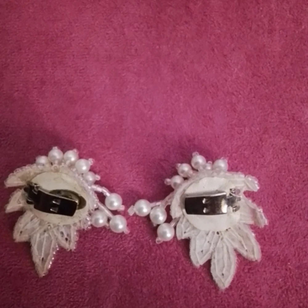 Vintage Elegant Faux Pearl Cluster Shoe Clips - Picture 2 of 2